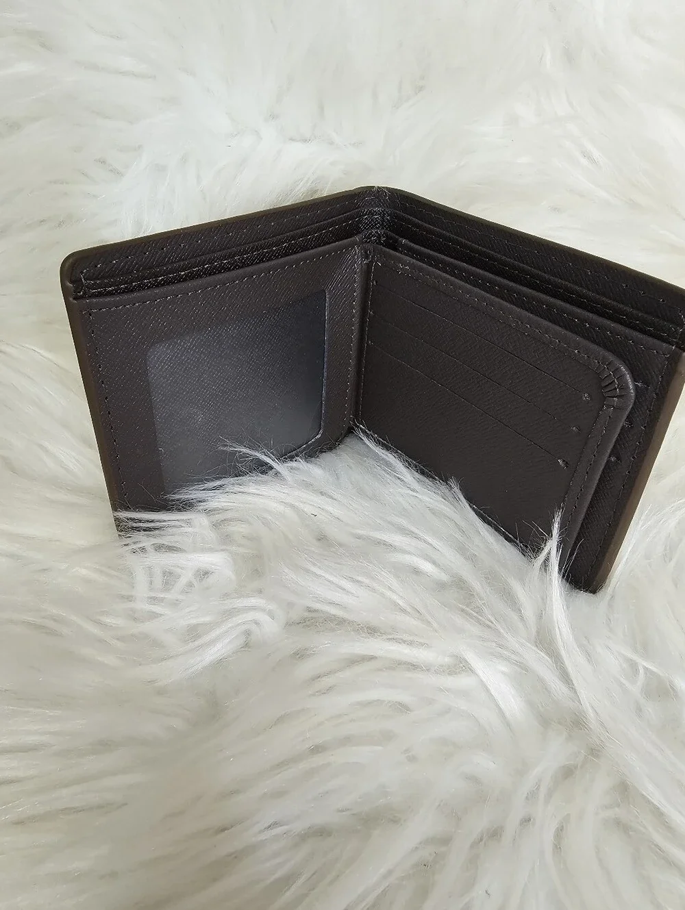 Men's Textured Leather Bifold Wallet - Deep Plum